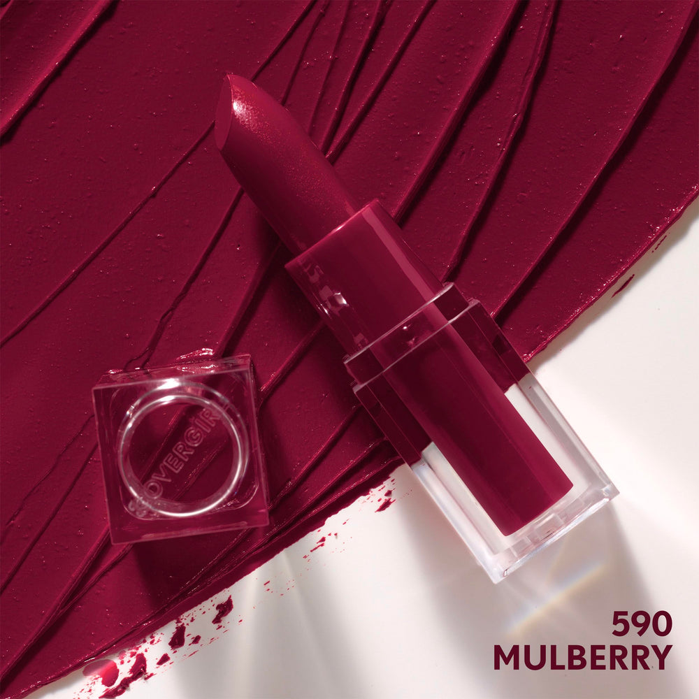 Application douce de CoverGirl teinte Mulberry pour un look defini