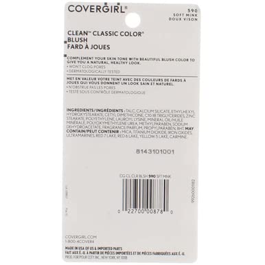 Utilisation quotidienne avec l'étui compact CoverGirl, retouche rapide en déplacement.