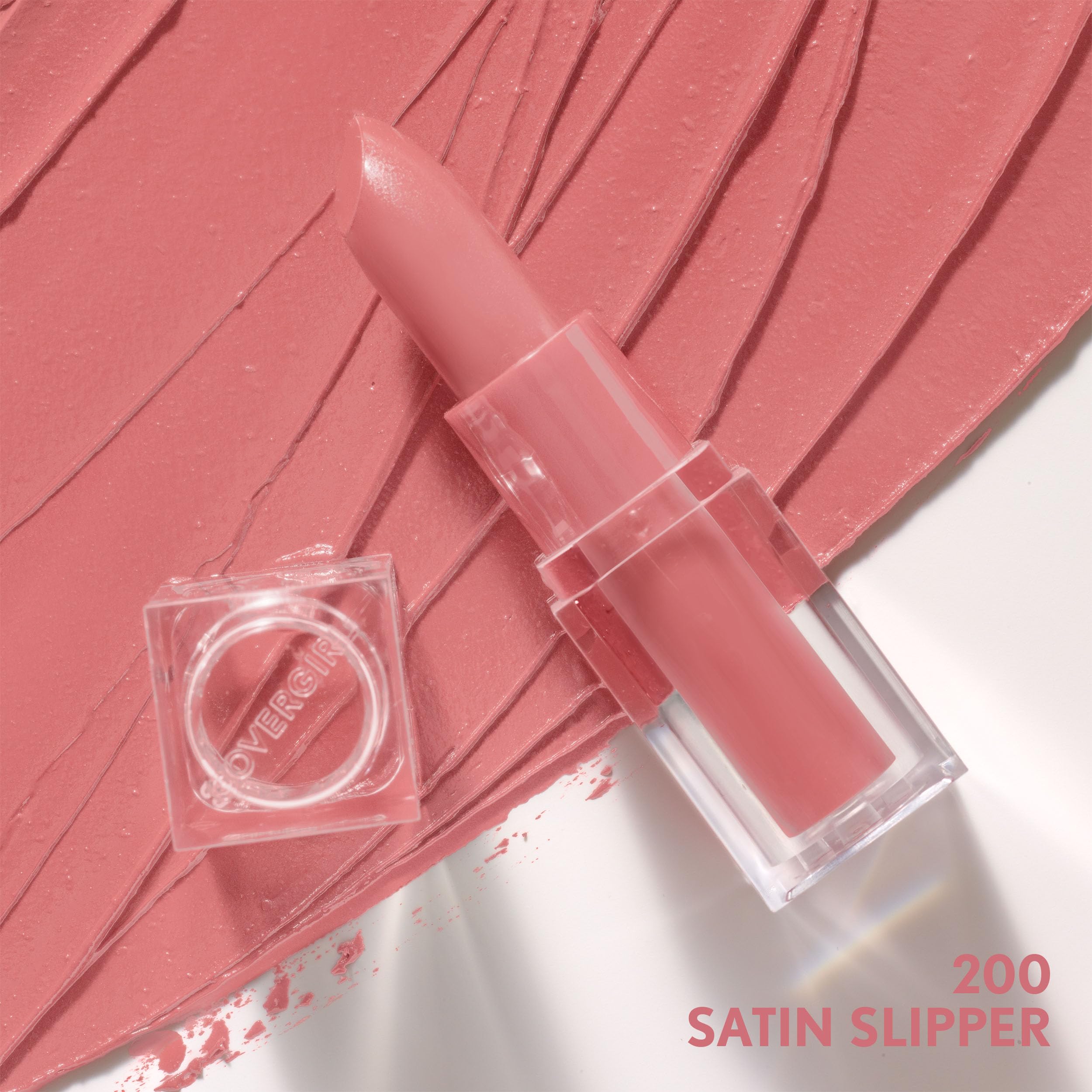 CoverGirl Clean Lip Color Satin Slipper – tube lumineux pour application lisse et précise.