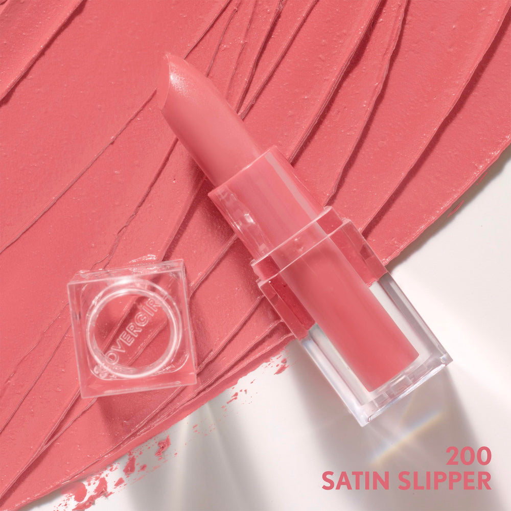 CoverGirl Clean Lip Color Satin Slipper – tube lumineux pour application lisse et précise.