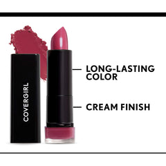 Le rouge COVERGIRL Exhibitionist en application guidée sur les lèvres.