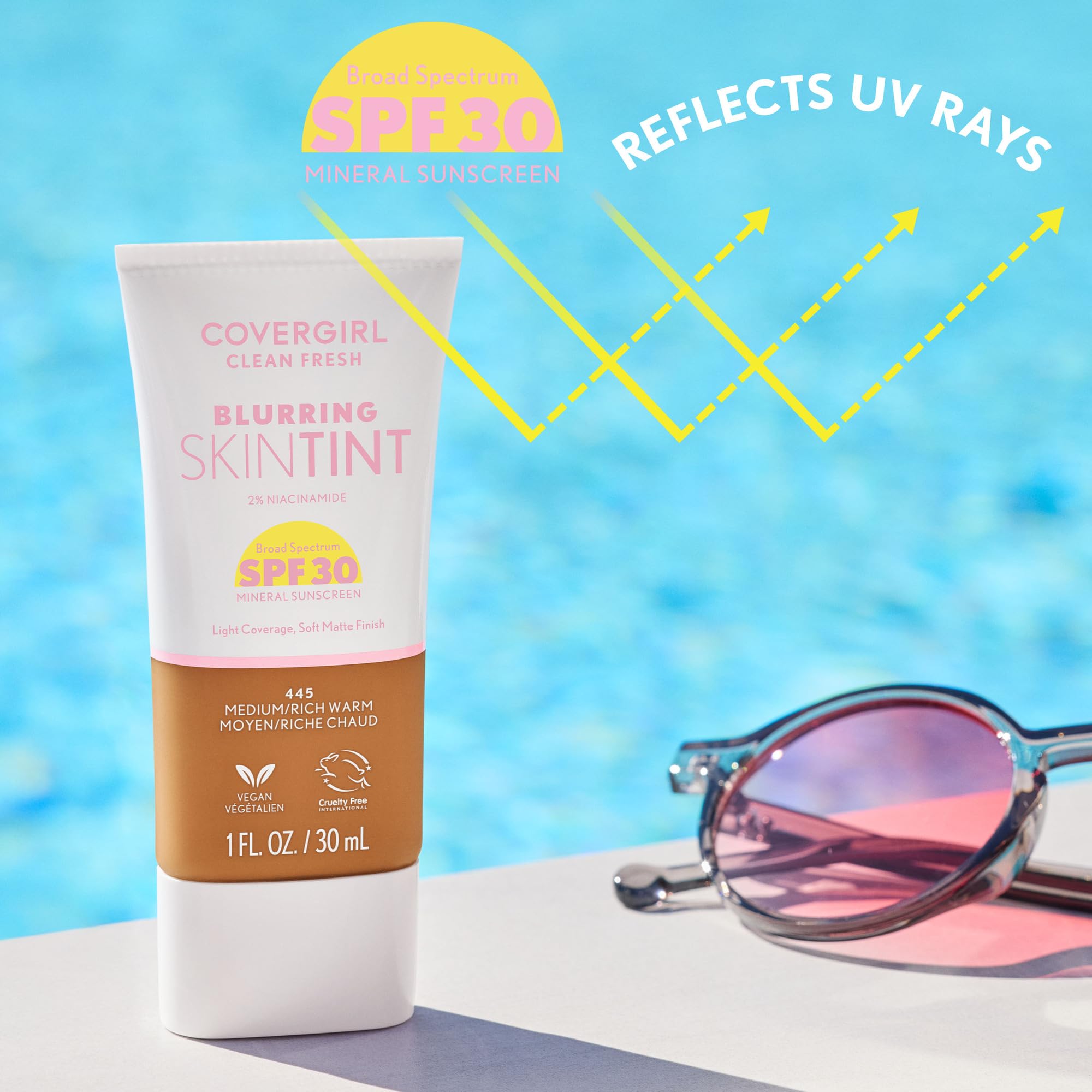 COVERGIRL Clean Fresh Blurring Skin Tint – lissage des pores pour un fini uniforme.