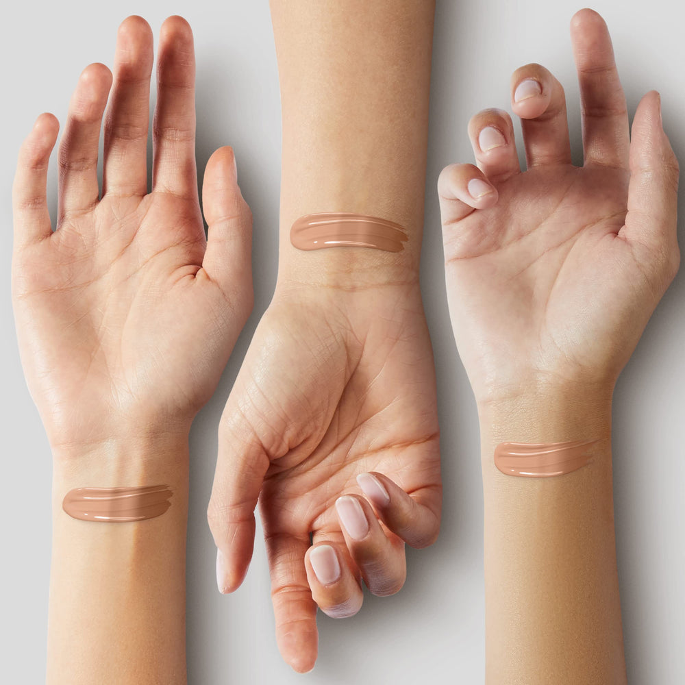 Teinte 245 Beige Chaud pour une correspondance naturelle avec COVERGIRL & OLAY Simply Ageless.