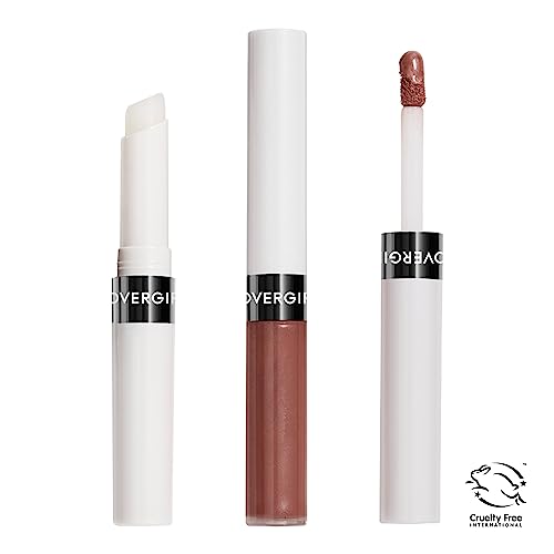Lèvres affichant une tenue jusqu'à 24 heures avec COVERGIRL Outlast.