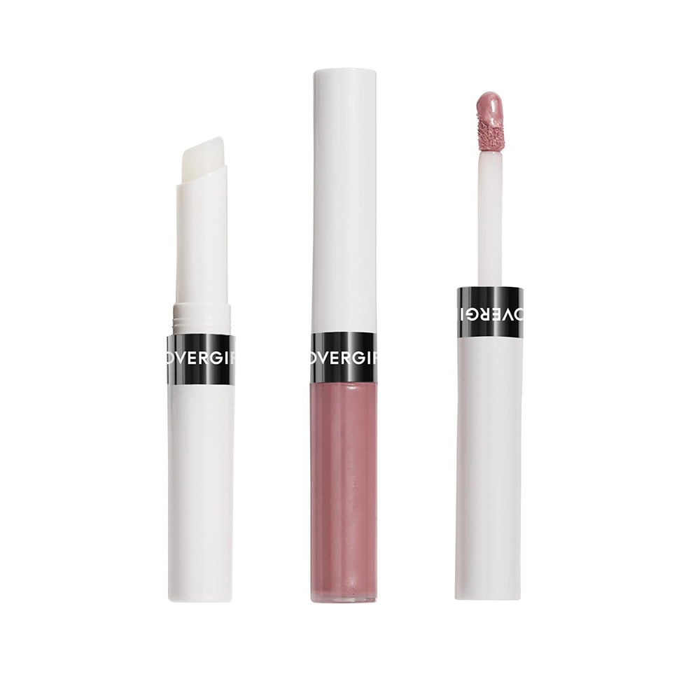 COVERGIRL Outlast teinte beige clair sublime les lèvres avec une touche naturelle.