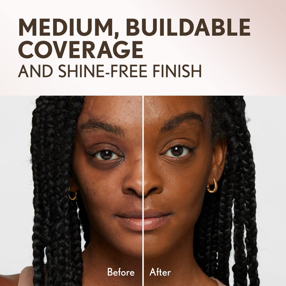 Covergirl Poudre Invisible, miroir intégré pour retouches en déplacement.