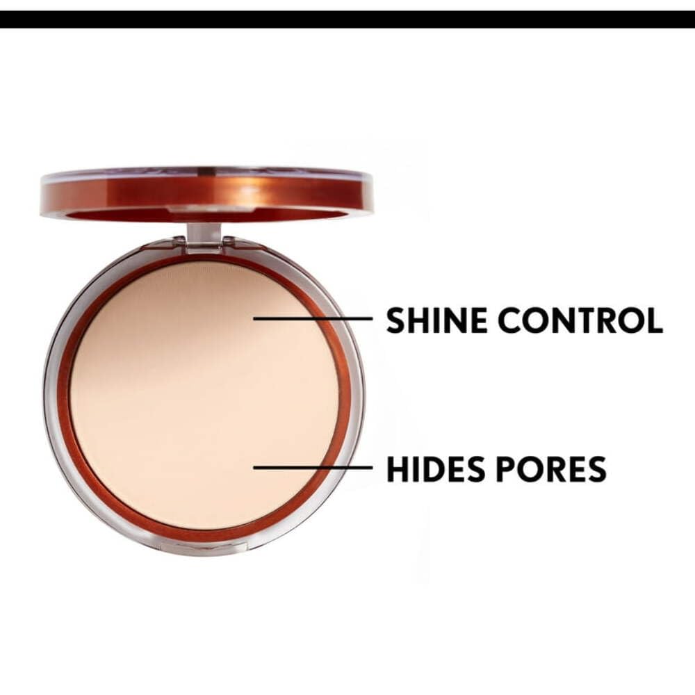 Covergirl Poudre Pressée Crème Naturelle, finition naturelle qui s'harmonise avec le teint.