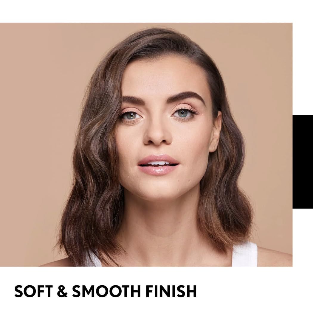 Covergirl Poudre Pressée Crème Naturelle, idéal pour des retouches rapides en déplacement.
