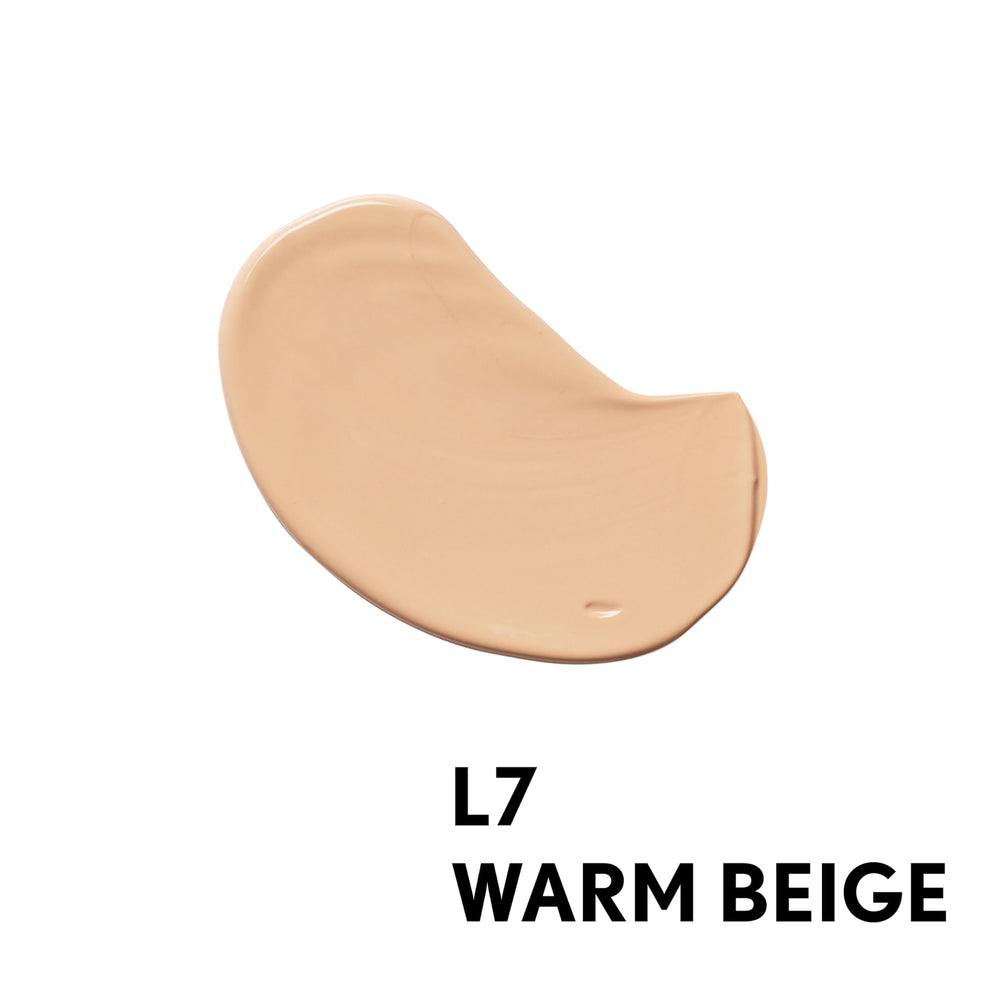 COVERGIRL truBlend Foundation : échantillon beige chaud montrant une teinte qui s adapte à la carnation.