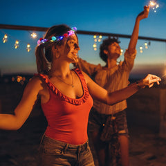 Couronne Coxeer fleurs LED, diamètre 19 cm convient à la plupart des adultes.