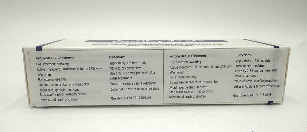 Application sur les pieds pour limiter la transpiration et laisser la peau sèche.