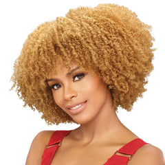 Teinte Gingembre Blond sur cheveux, rendu chaud et lumineux.