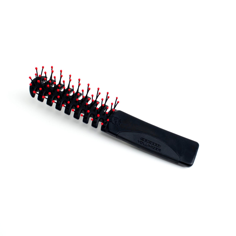 Brosse Cricket design US, symbole de qualité et d’innovation.