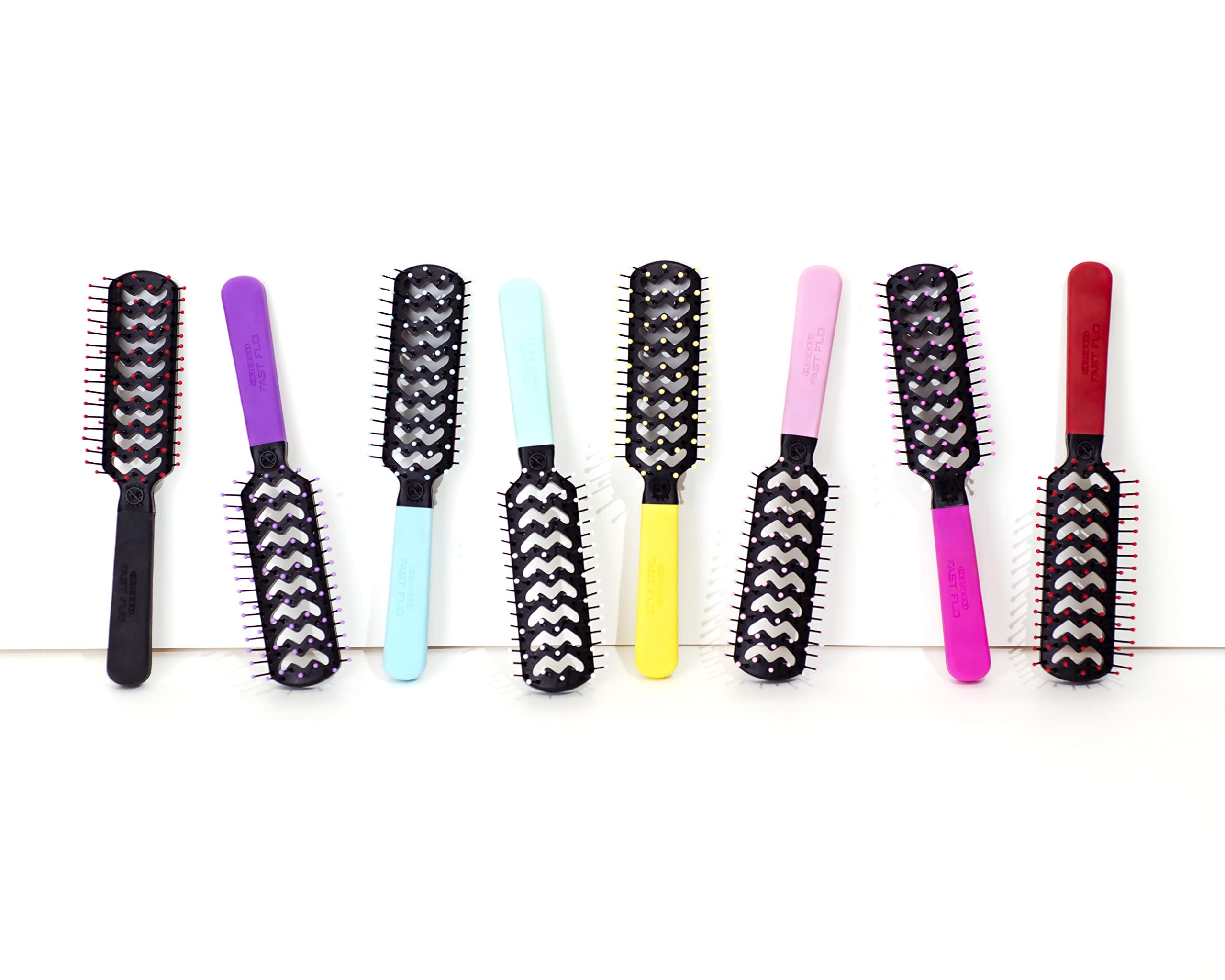 Coiffage professionnel à domicile avec la brosse Cricket.