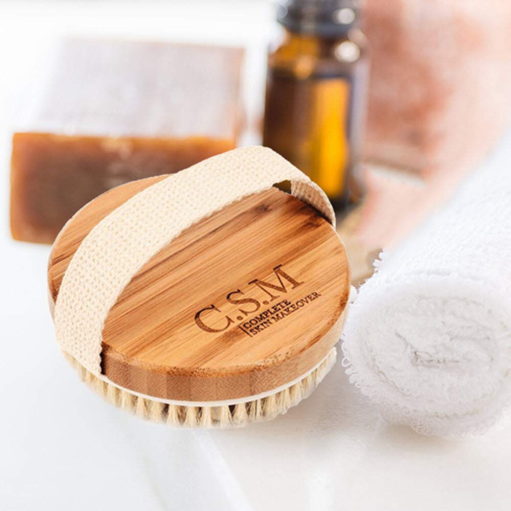 CSM-mini-brosse-visage-poils-sanglier-pratique en voyage.