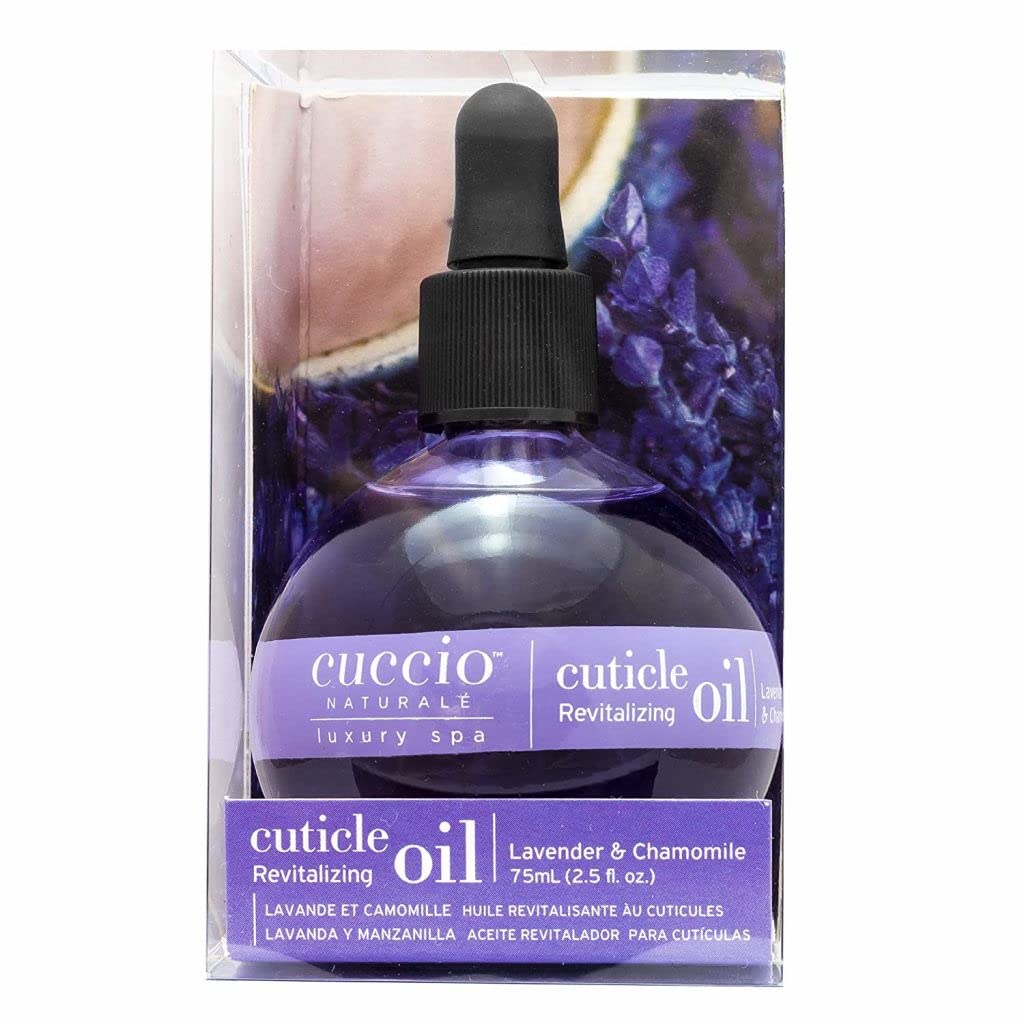 Application sur cuticules avec huile Cuccio Naturale pour nourrir et renforcer les ongles.