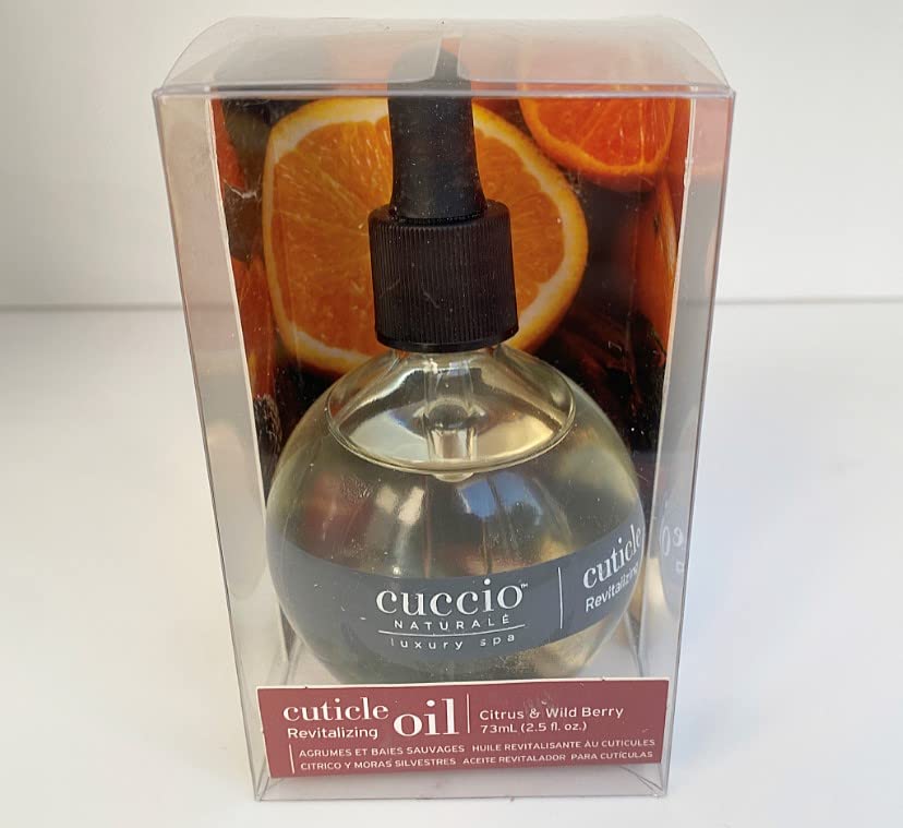 Cuccio Naturale Huile Cuticule, ambiance spa à domicile et parfum frais.