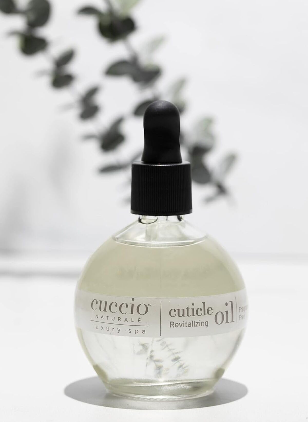 Cuccio Naturale Huile Cuticules Soin à domicile spa pour le bien-être des mains.
