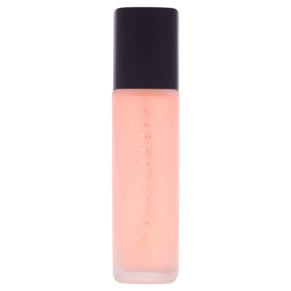 Cuccio Naturale huile sèche – texture légère qui pénètre rapidement.