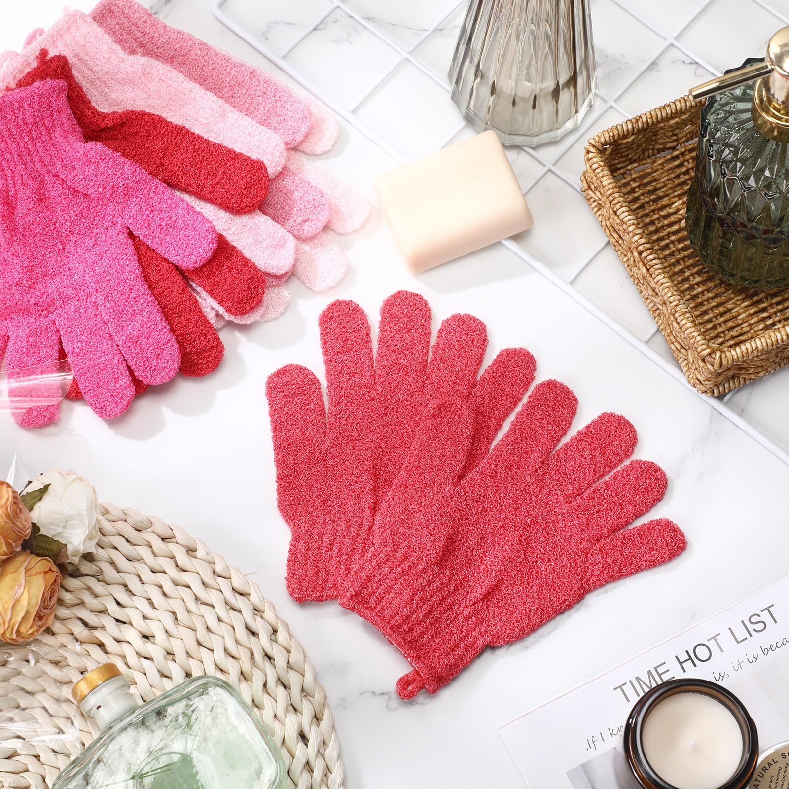Soin du corps avec les gants Cuffbow rose pour une exfoliation efficace