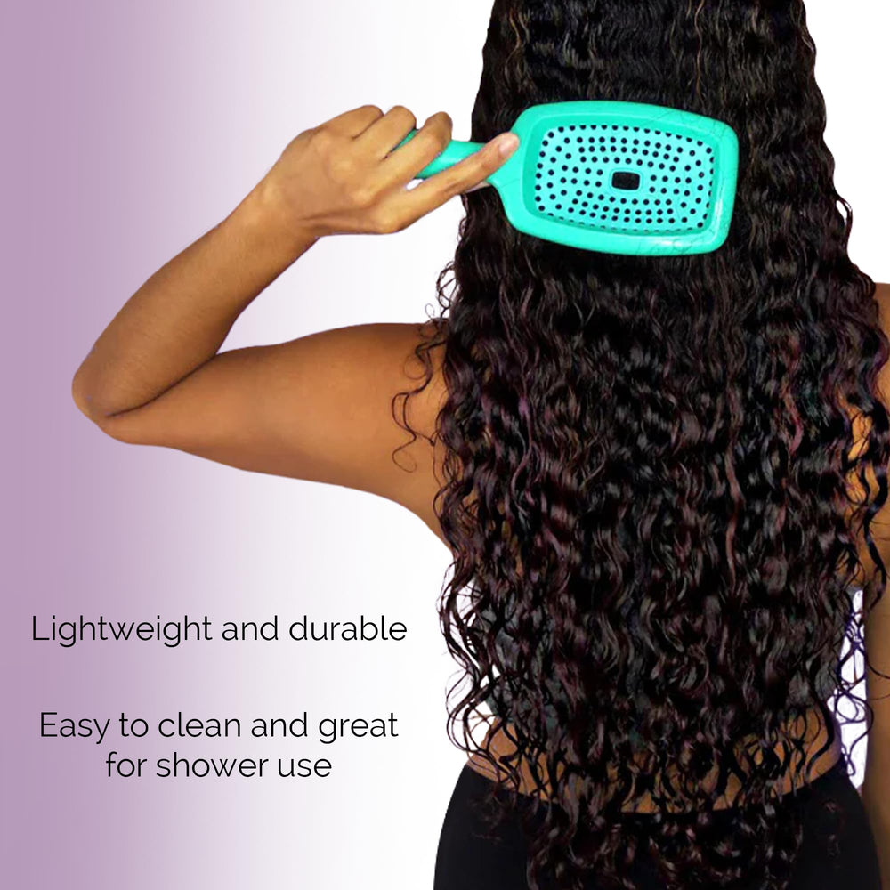 Brosse légère et portable, idéale pour les boucles.