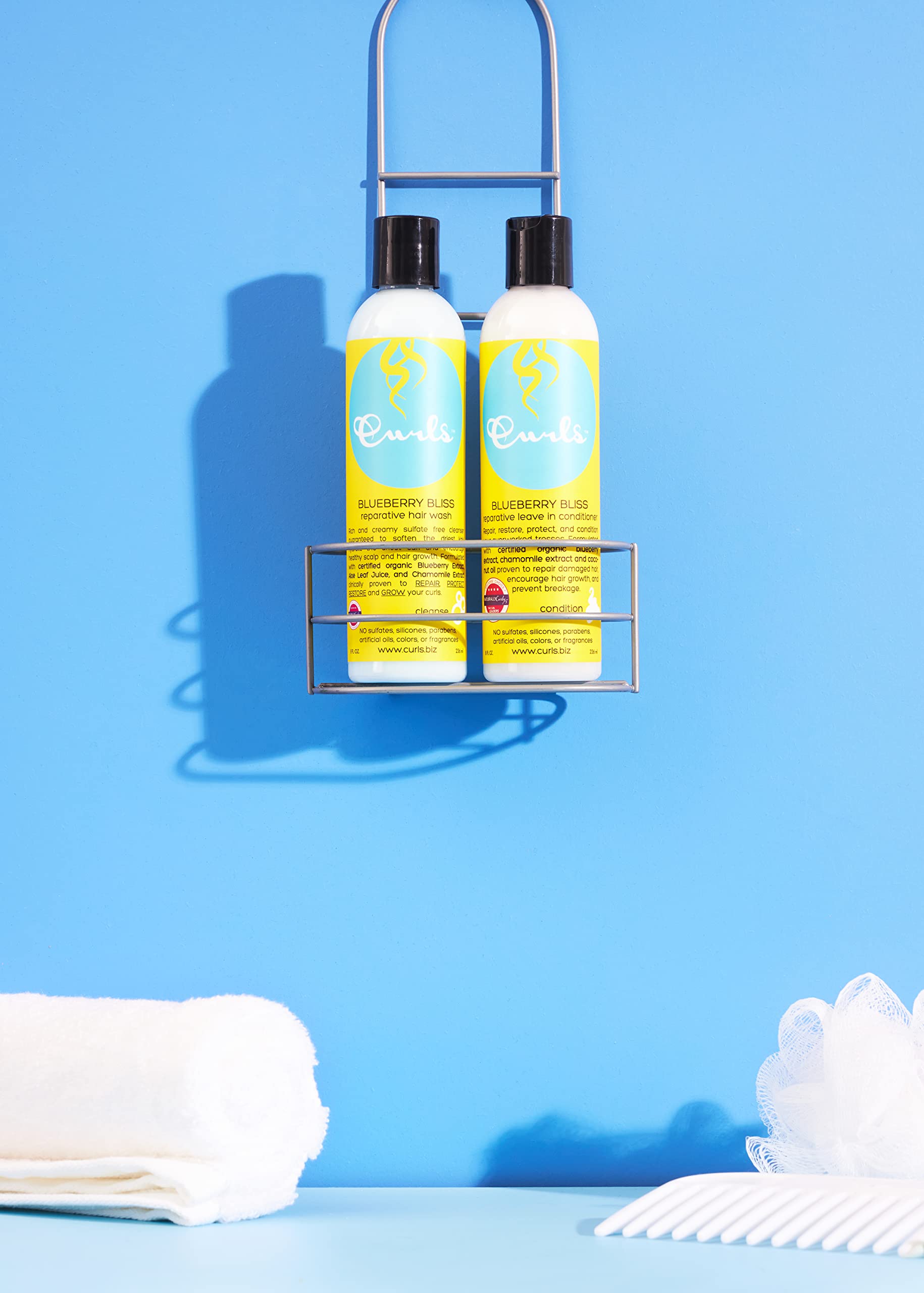 Idéal dans une routine quotidienne pour protéger la couleur et la vitalité des boucles.