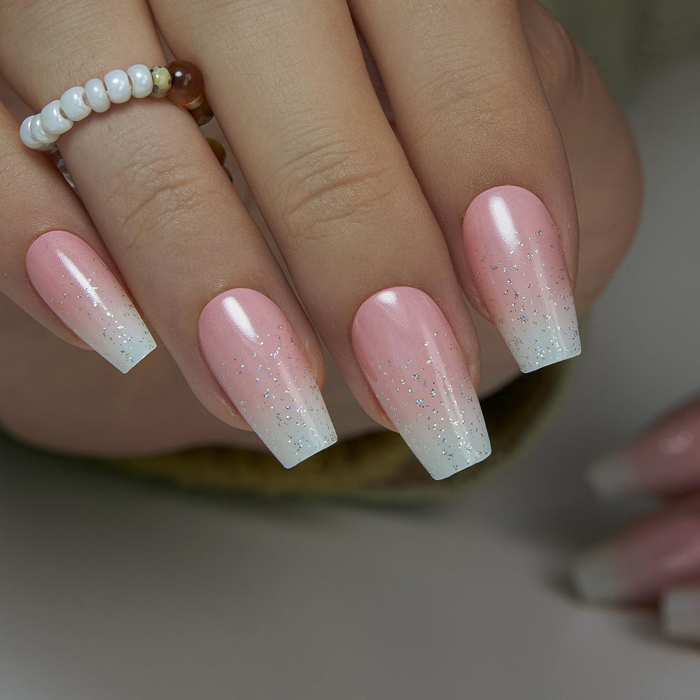 CurvLife Bling Coffin full-cover nude-white, allure sophistiquée et rapide.