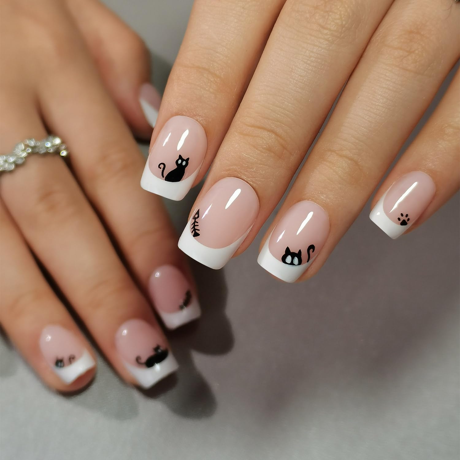 Boîte Curvlife de 32 ongles prête à coller pour une manucure rapide.