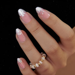 Curvlife colle à ongles pour une tenue longue durée et propre.