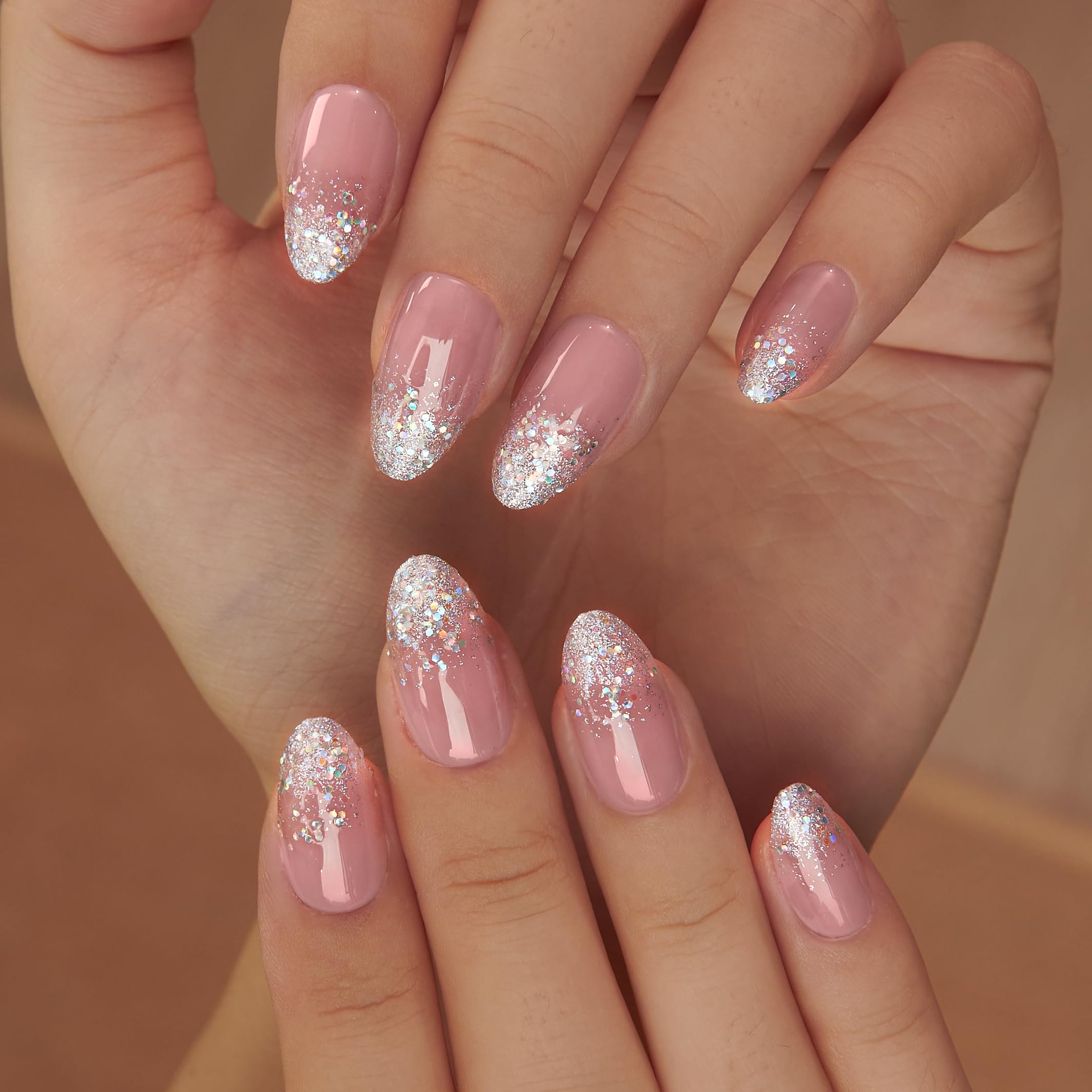 Curvlife lime à ongles double-face pour un limage précis.