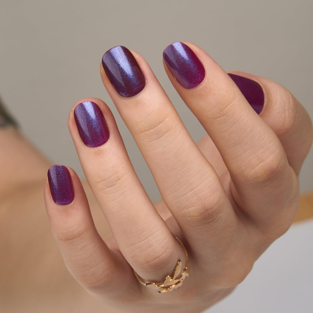 Curvlife ongles press-on avec étui de rangement facile à transporter.