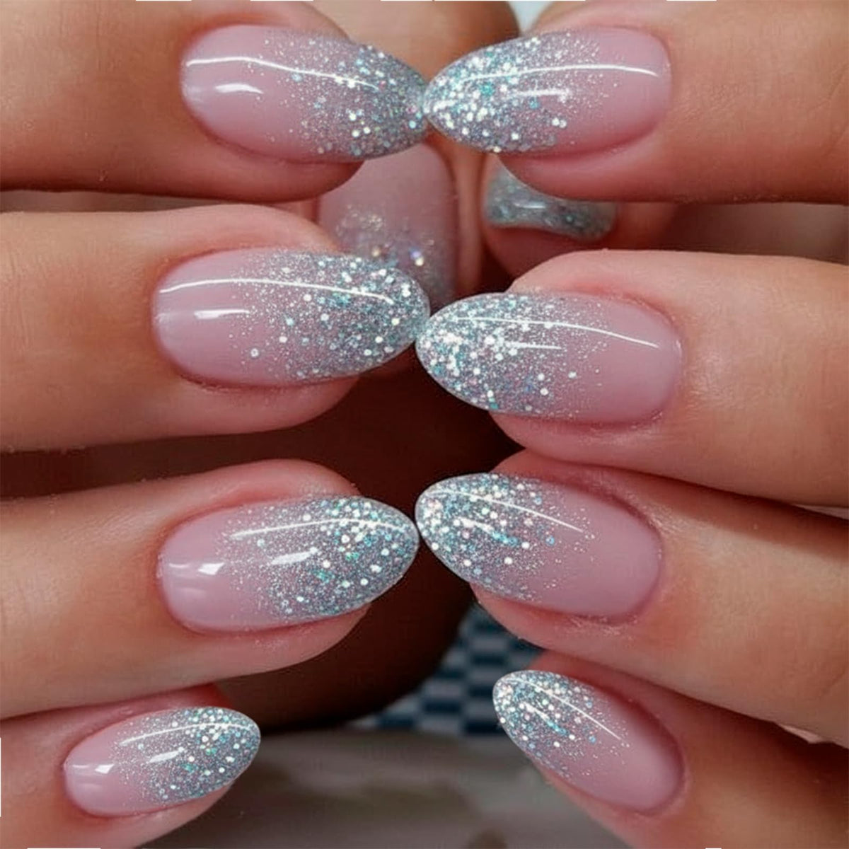 Curvlife ongles presse abricot brillant, pose rapide et aspect naturel.