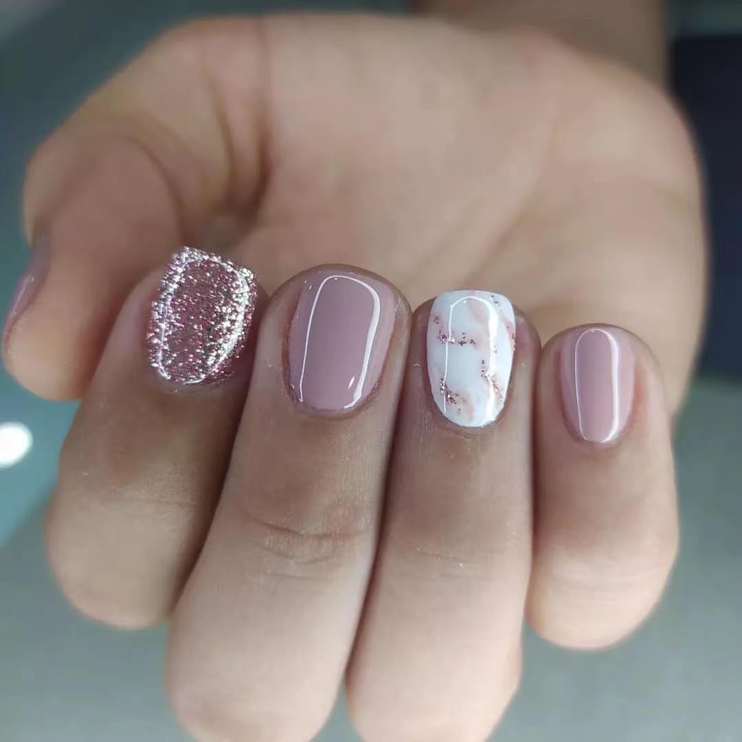Ongles CurvLife pressés courts carrés couleur abricot clair pour une manucure rapide