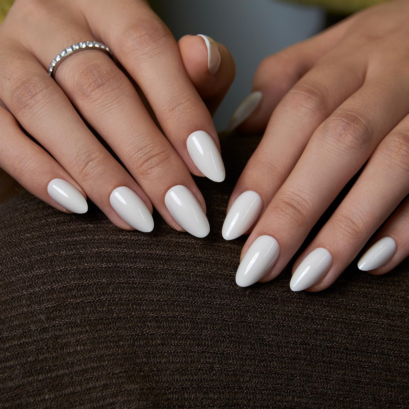 CurvLife finition pointe française brillante pour un look salon.