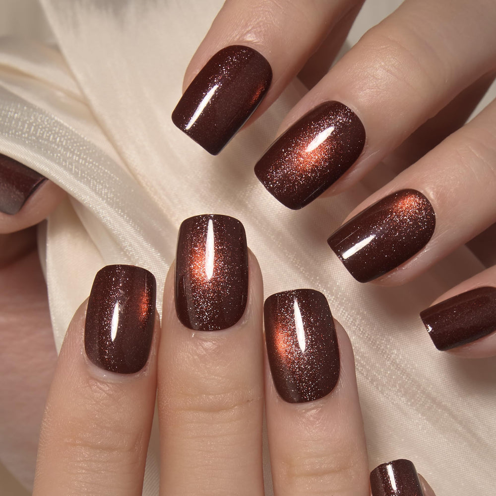 Ongles Curvlife avec pointe française en gel pour look professionnel.