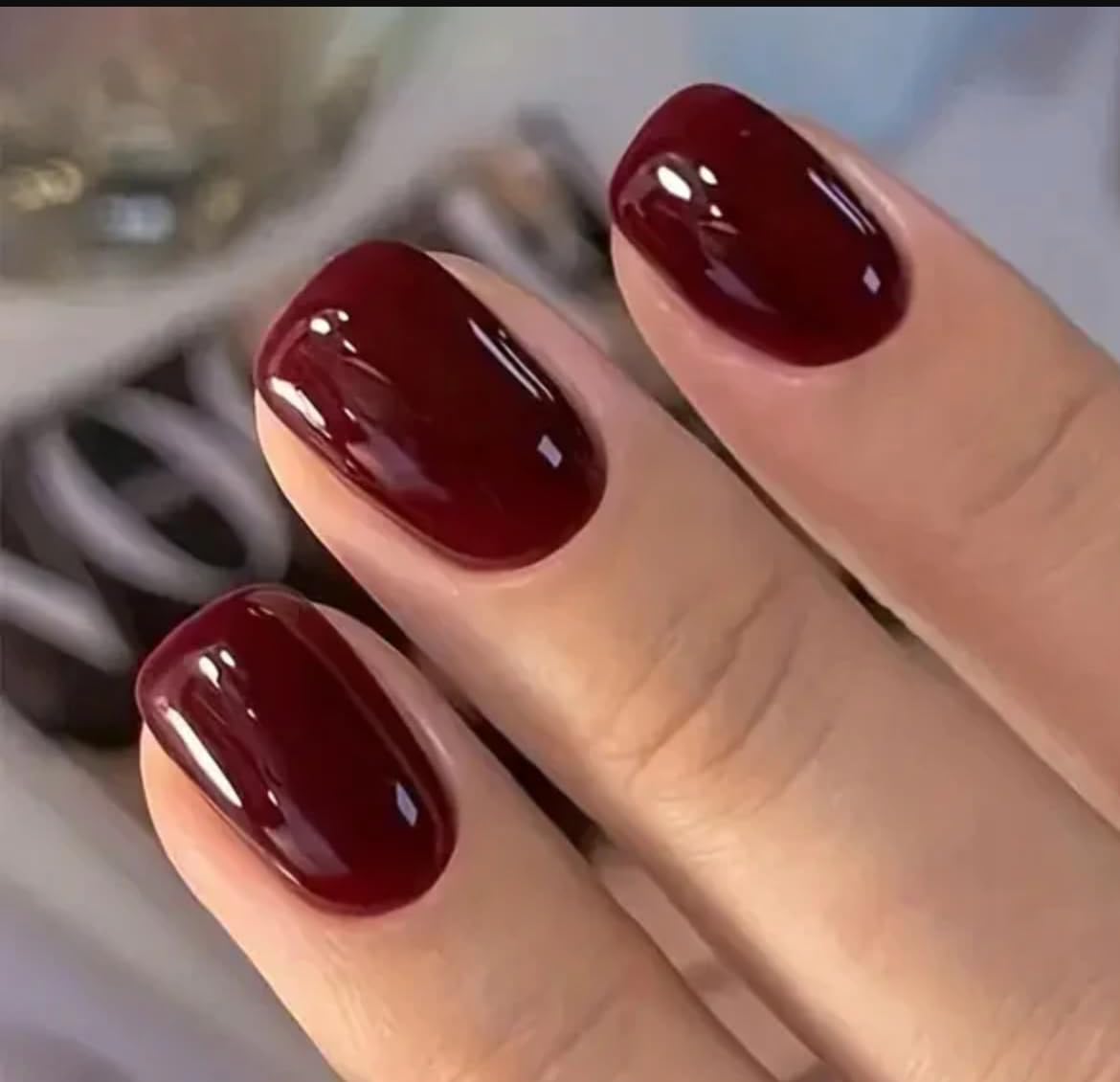 Curvlife short nails provide a natural, comfortable fit for all-day wear.