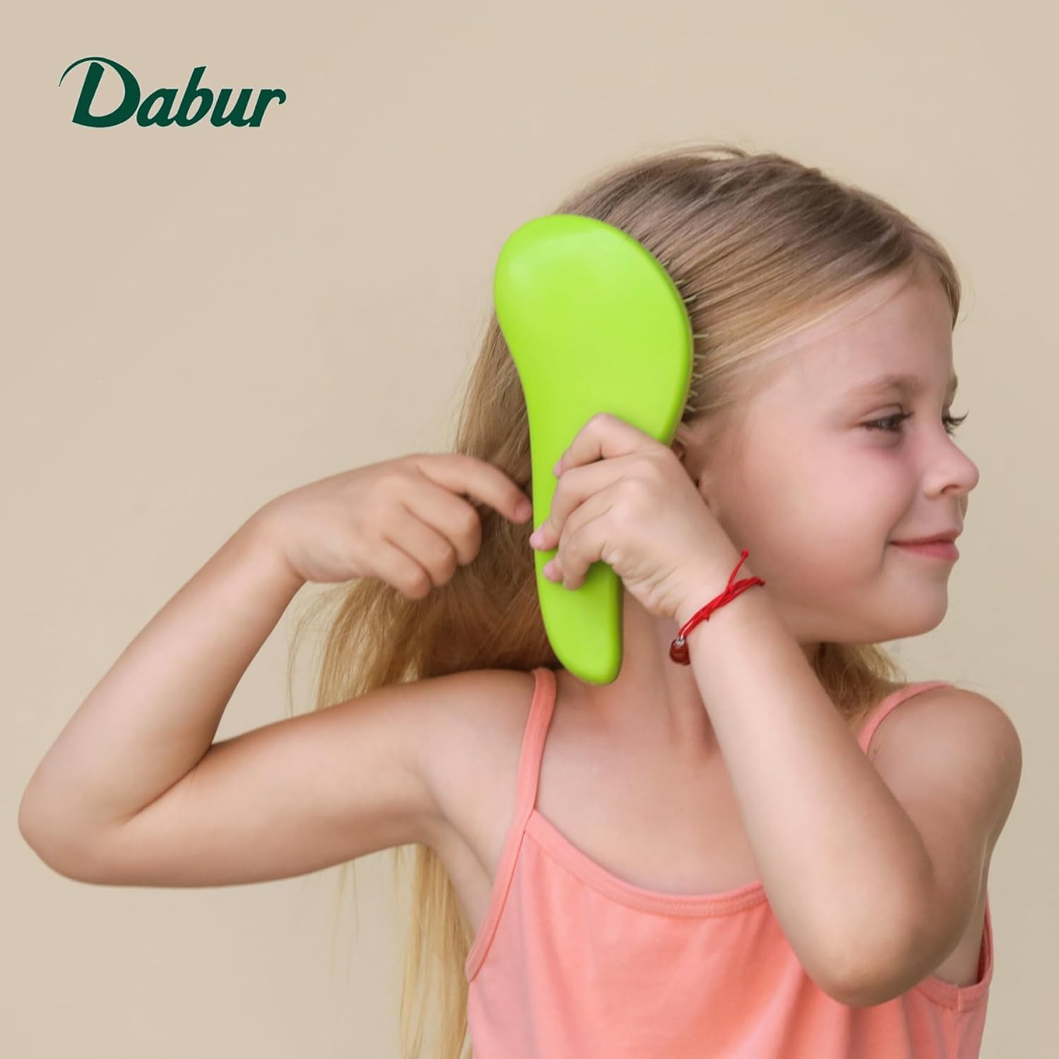 Usage quotidien Dabur Amla pour cheveux sains enfants.