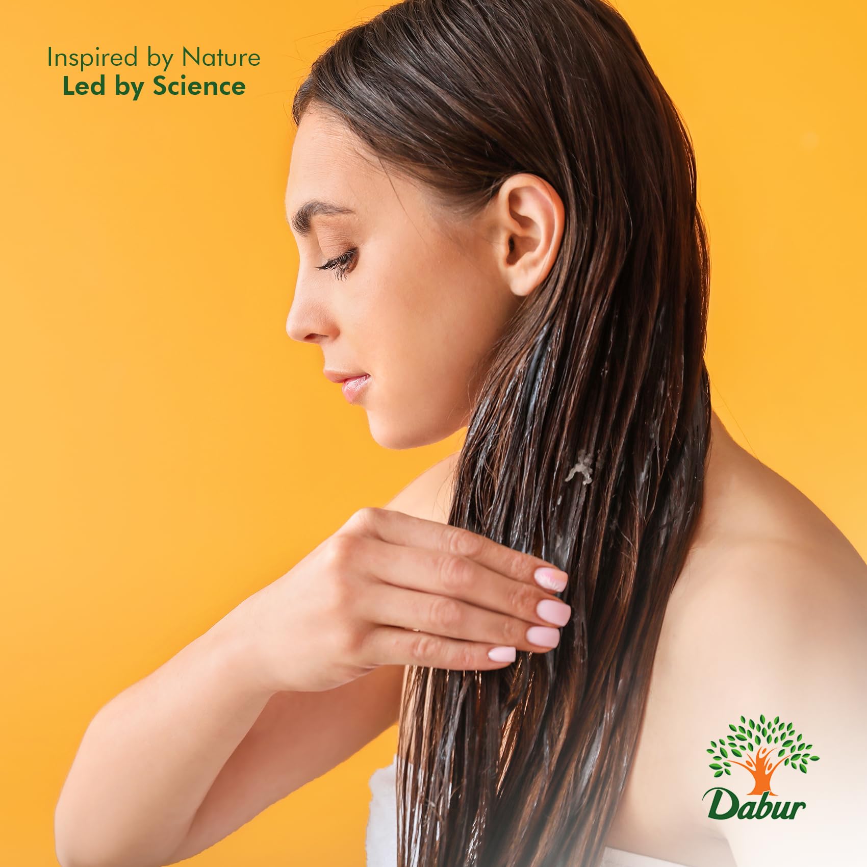 Mélange botanique riche infusé par Dabur Maha Bhringraj
