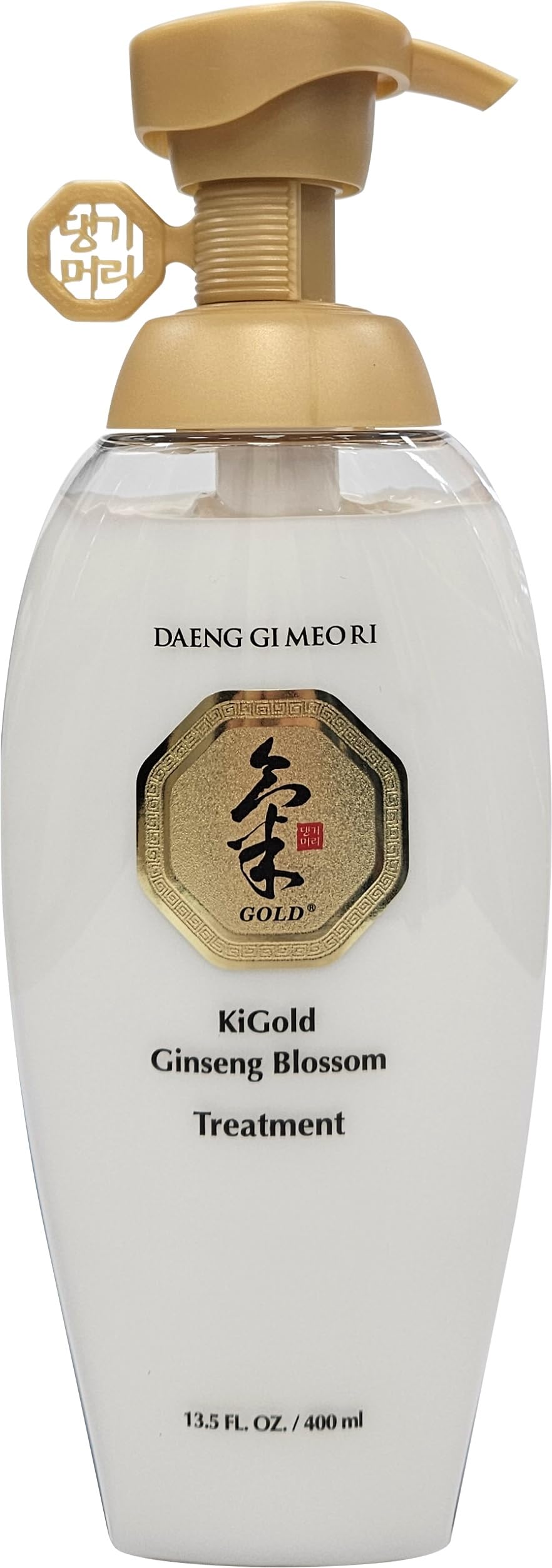 Mousse du shampoing Ki Gold Ginseng Blossom pour cuir chevelu revitalisé.