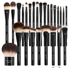 Daily Queen pinceaux 25pcs avec étui noir pour une application précise.