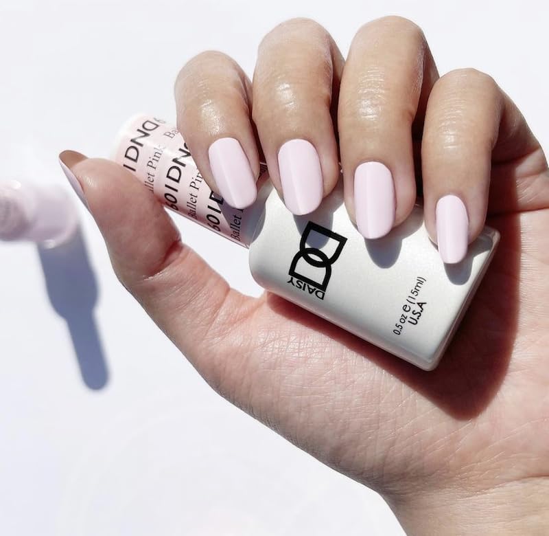 Daisy DND gel vernis 601 Ballet Pink, bouteille couleur uniforme