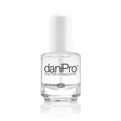 DaniPro Base Coat clair, bouteille prête à protéger et préparer les ongles.