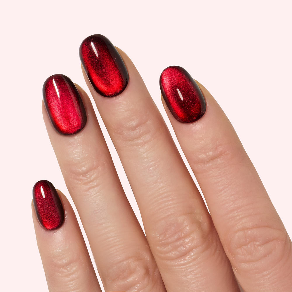 Dashing Diva Rouge Délicieux – vernis rouge vif et couverture uniforme