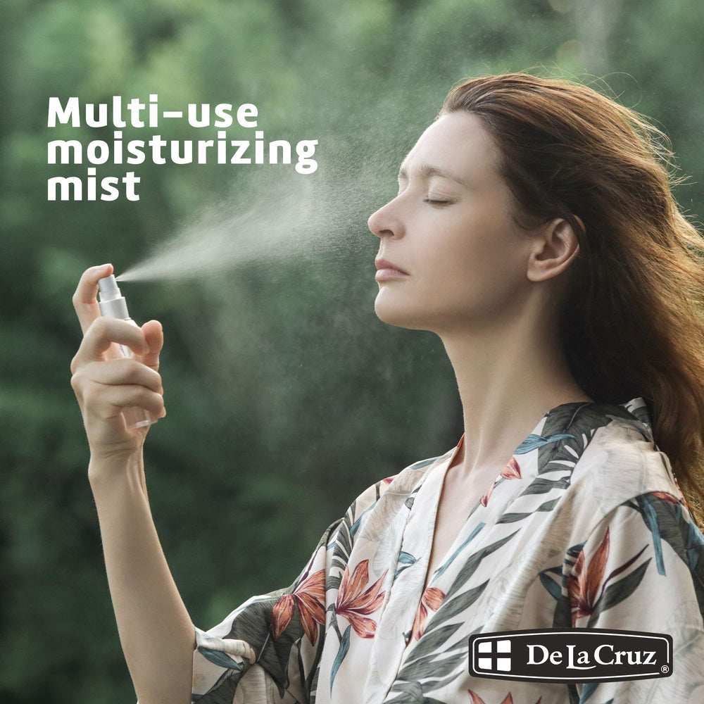 Après-douche De La Cruz : brume hydratante et parfum délicat sur la peau.