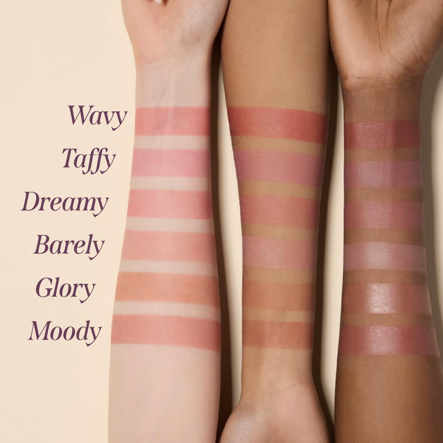 Application au doigt facile pour Petal Drop Blush Barely.