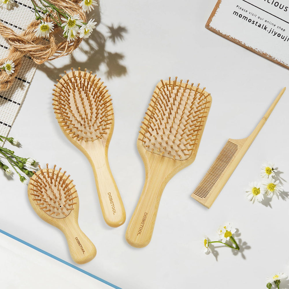 Brosse DEBETOOL adaptée aux cheveux mouillés et bouclés pour un massage léger.