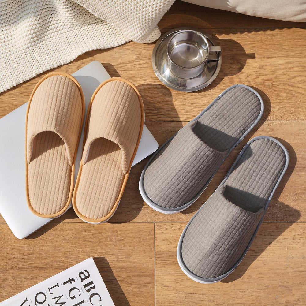 Chaussons DECOUE anti-glisse, sécurité sur sols mouillés