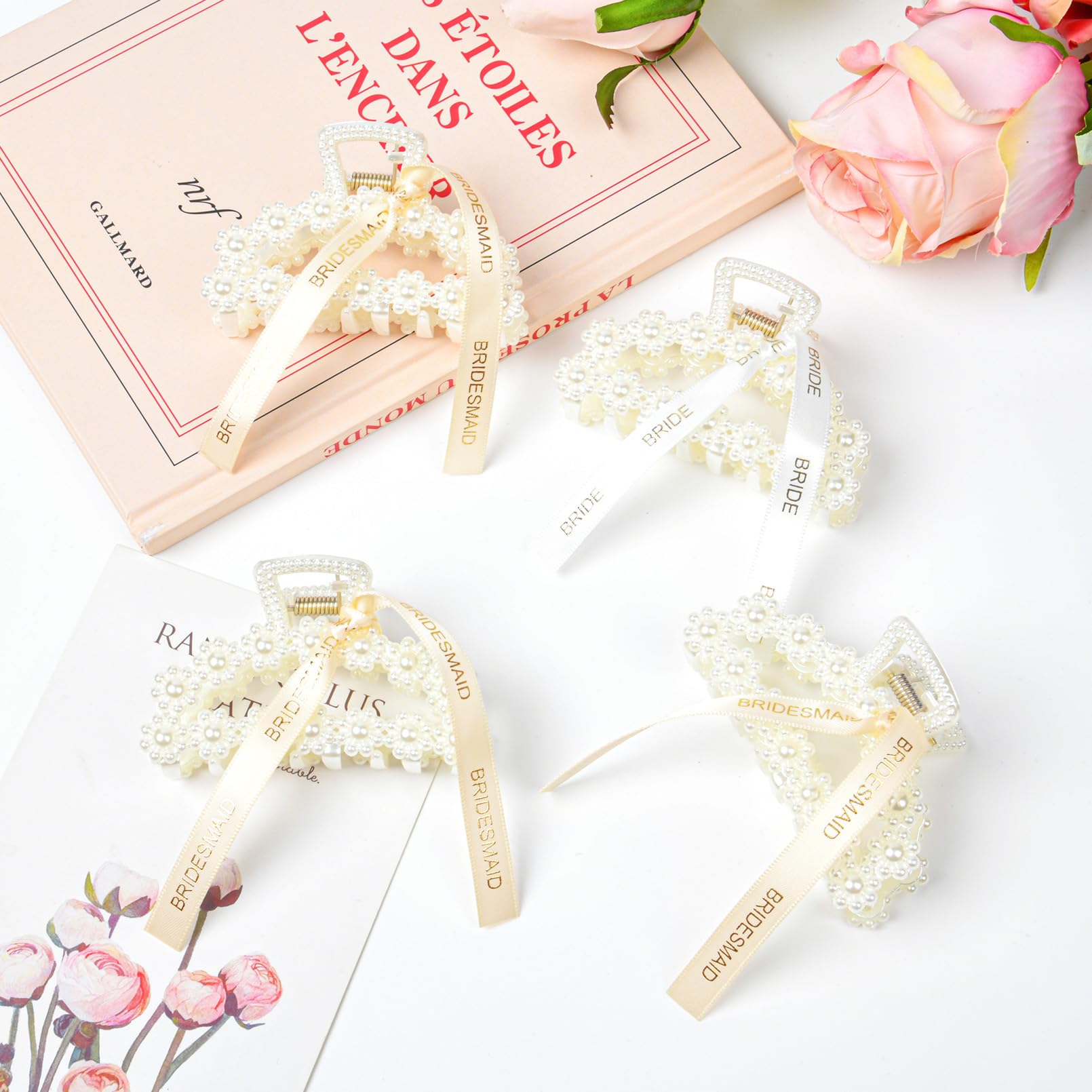 Barrettes DEEKA pour boîte EVJF, ajoutant couleur et glamour.