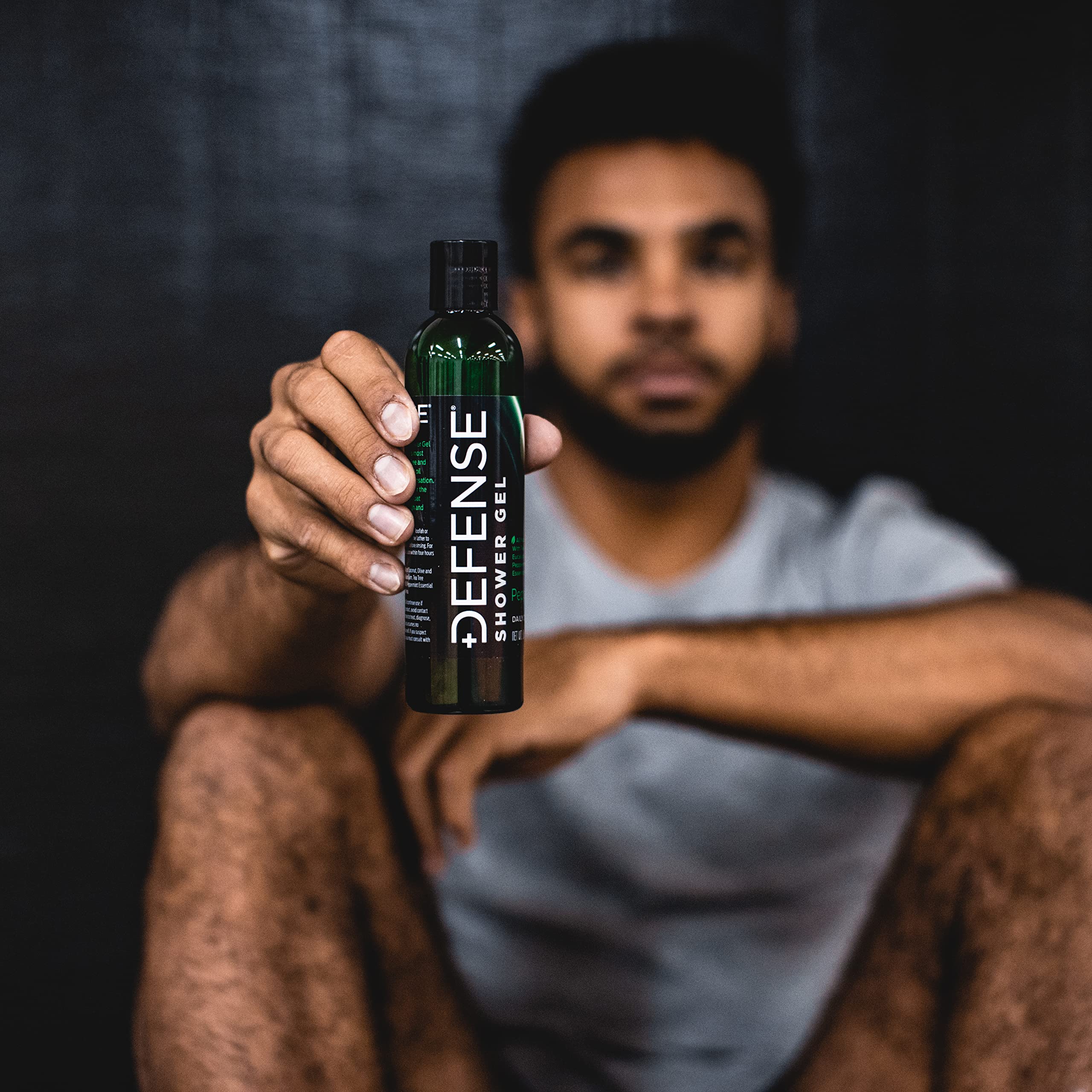Defense Soap gel douche menthe-poivrée et arbre à thé, formule naturelle sans produits chimiques.