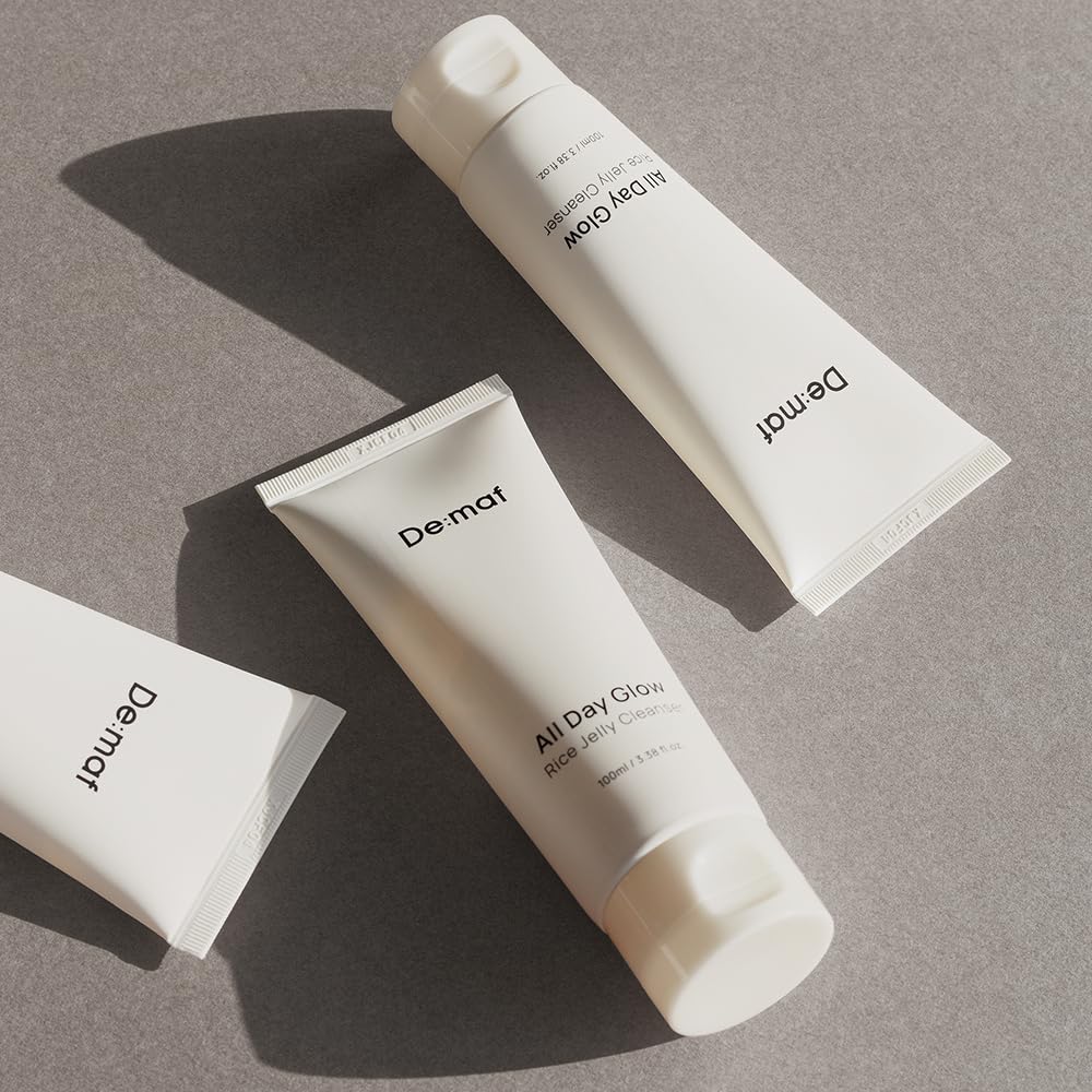 De:maf All Day Glow Rice Jelly Cleanser – laisse la peau hydratée et apaisée après le lavage.